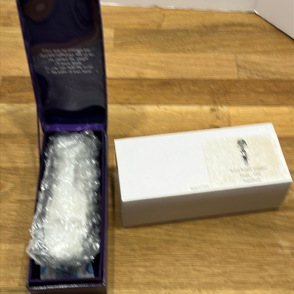 NEW Vintage Neiman Marcus silver Tone & Glass Atlas Globe Wine Stopper in Box